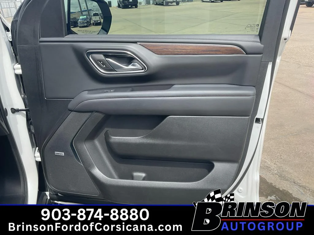 Used 2024 Iridescent Pearl Tricoat Chevrolet High Country image 25