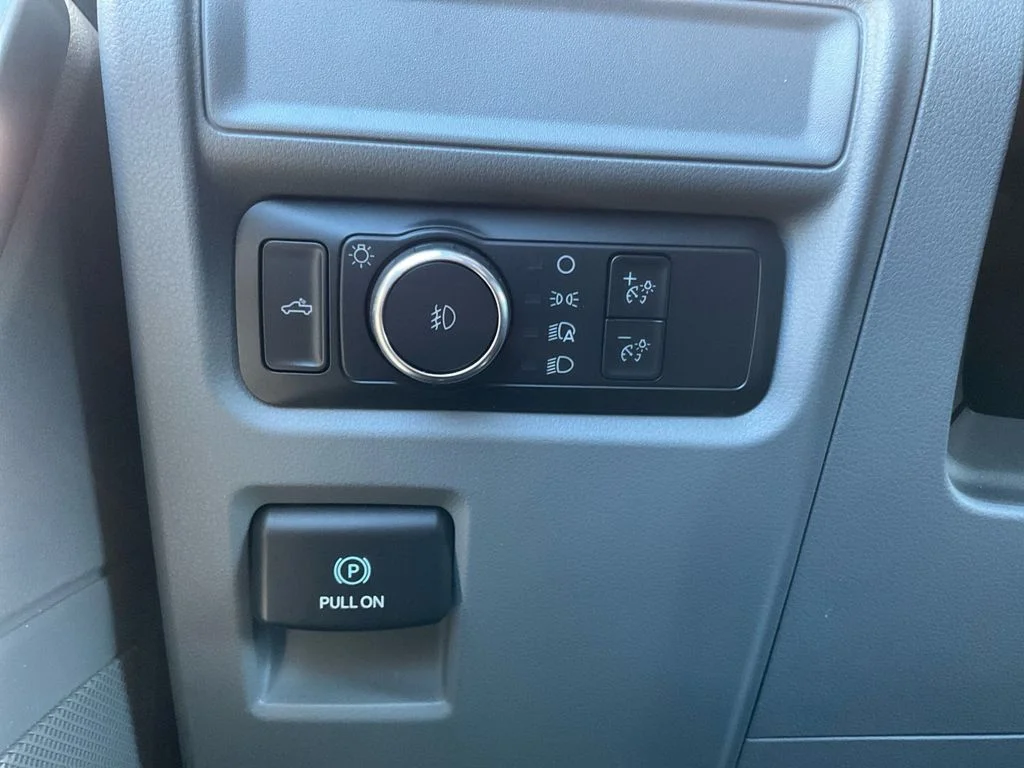 Used 2022 White Ford XLT image 33