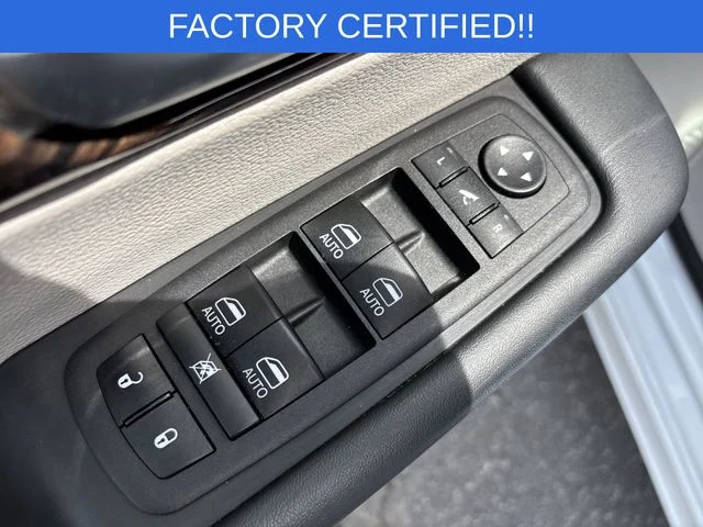 Used 2024 White Chrysler Limited image 15