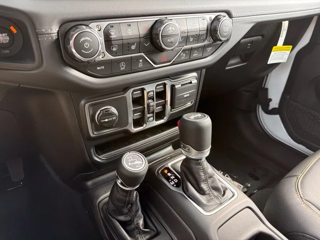New 2027 White/off-white Jeep Sahara image 17