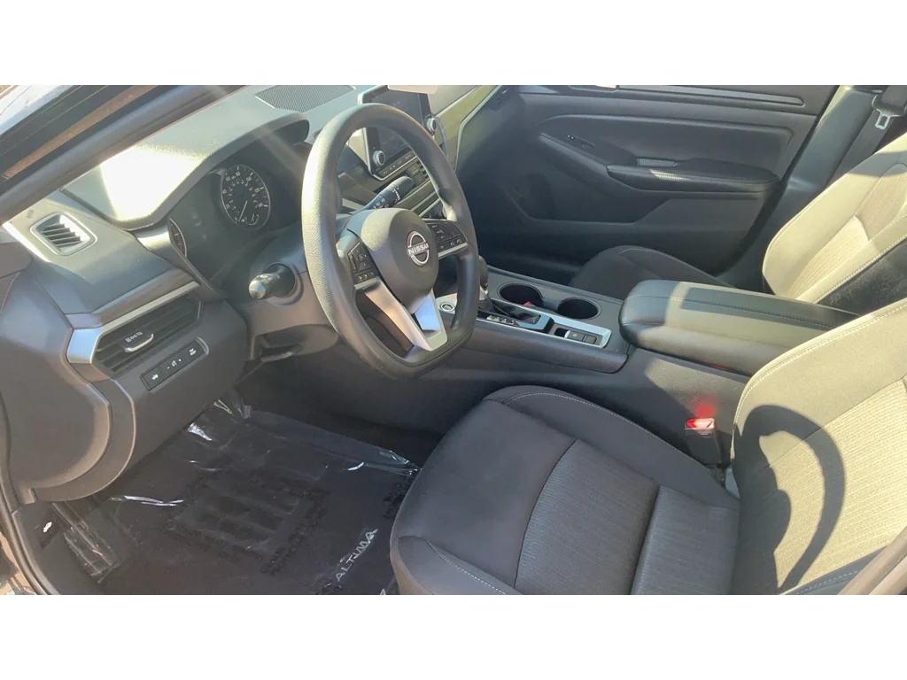 Used 2025 Super Black Nissan SV image 10