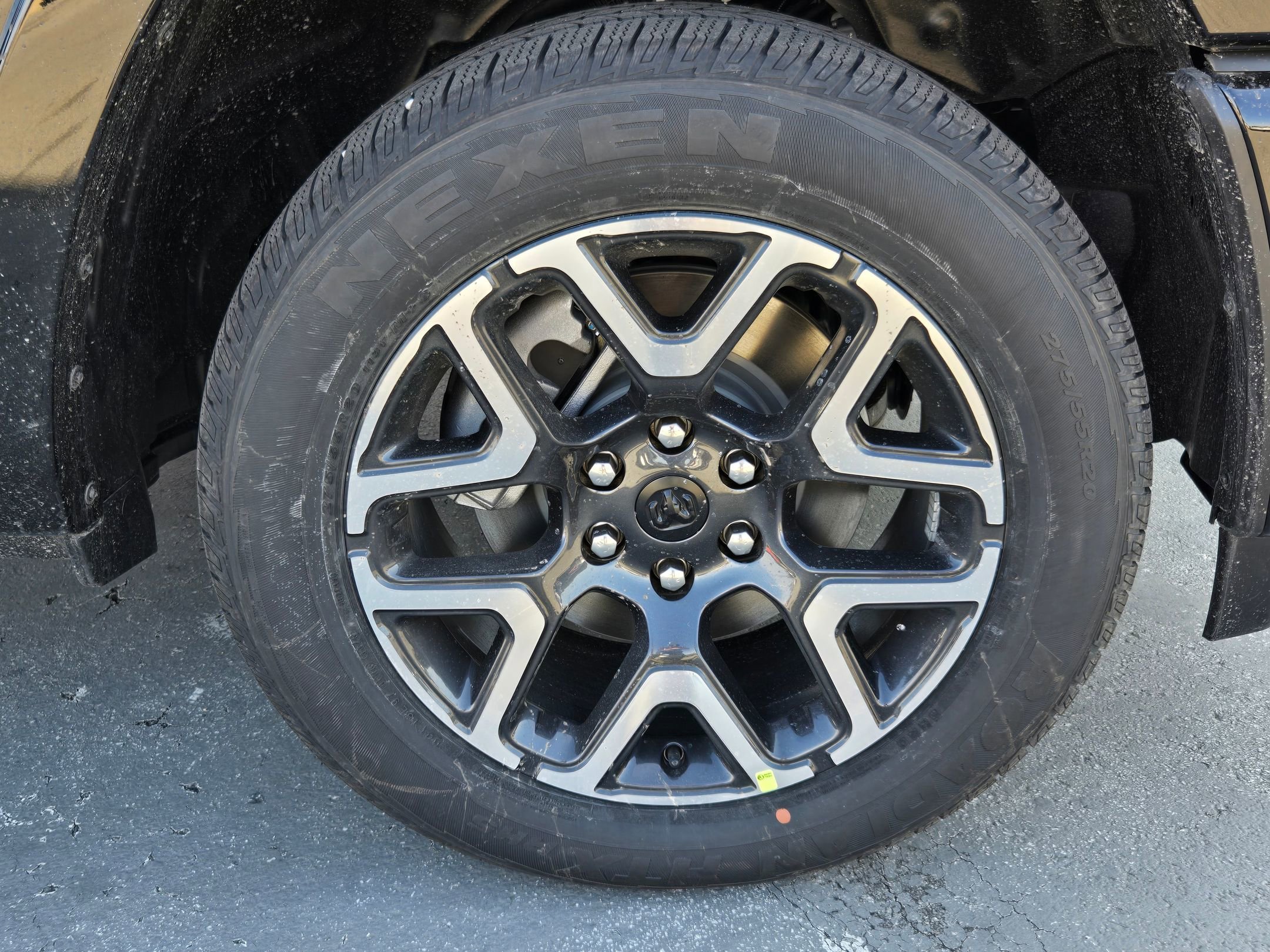 New 2026 Diamond Black Crystal Pearl-Coat Exterior Paint RAM Laramie image 9