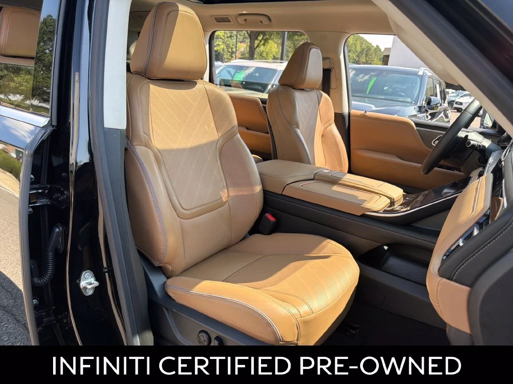 Certified Used 2025 Black Obsidian INFINITI LUXE image 41