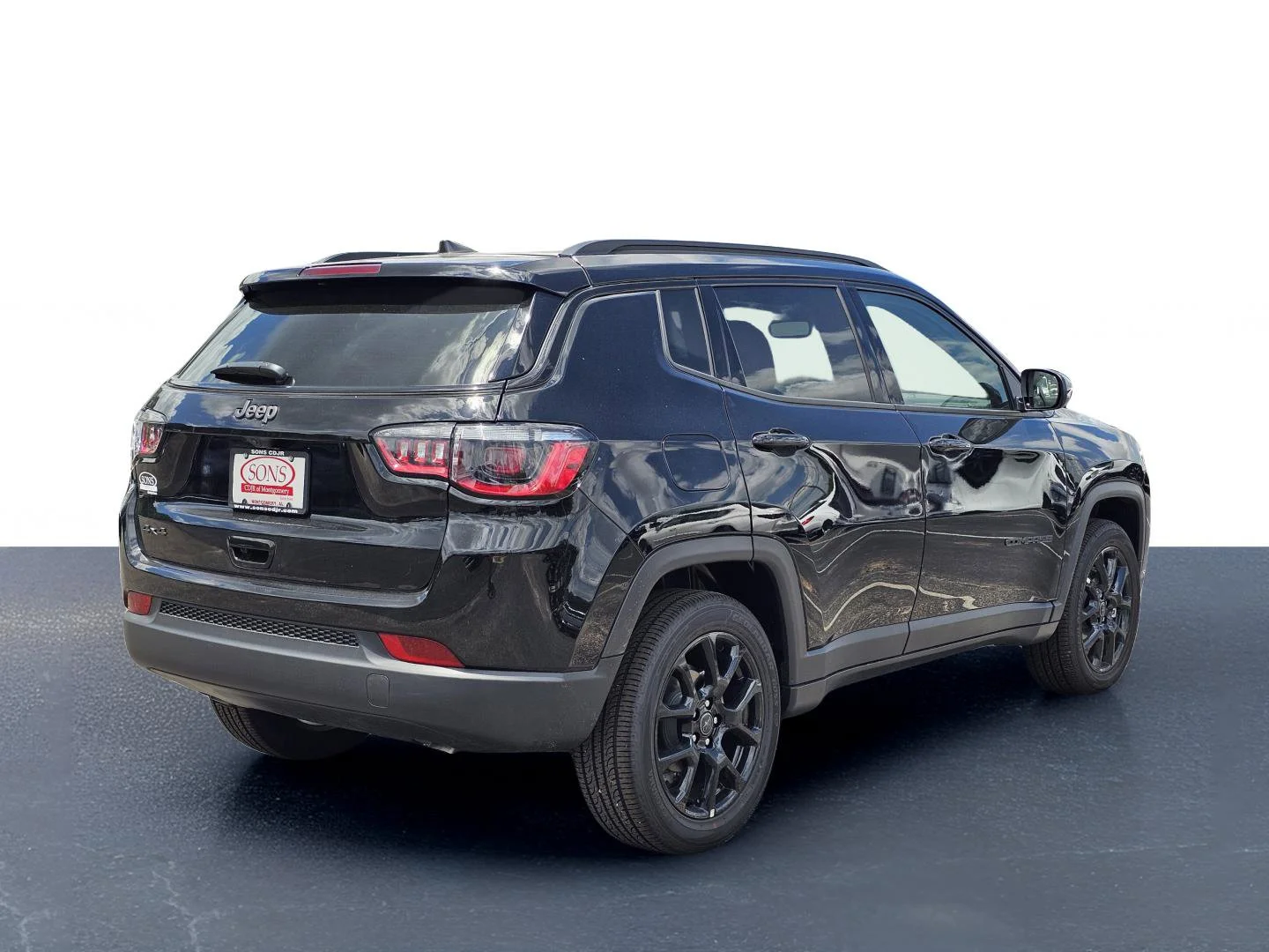 New 2026 Diamond Black Crystal Pearlcoat Jeep Latitude Altitude image 8