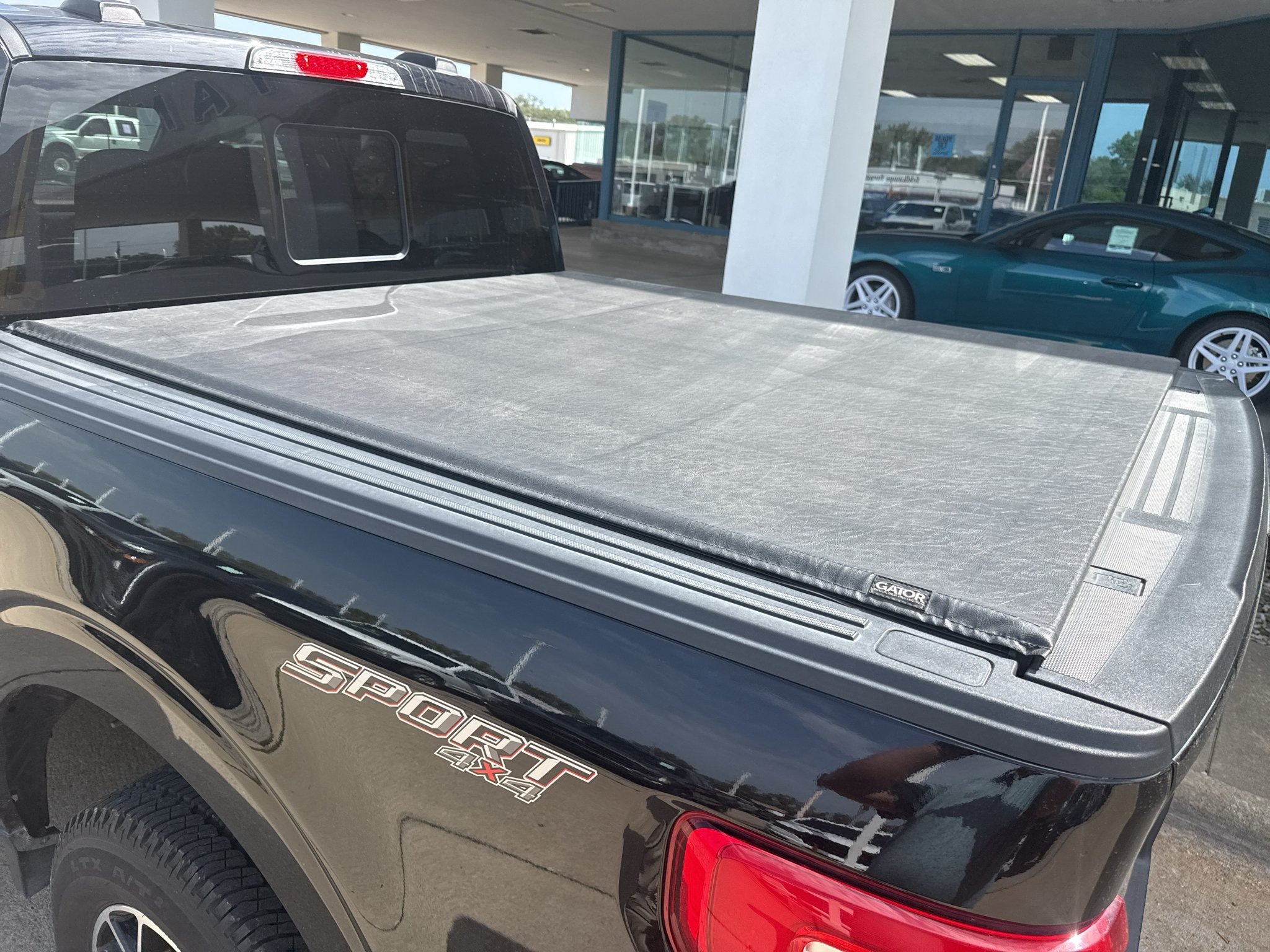 Used 2023 Agate Black Metallic Ford LARIAT image 9