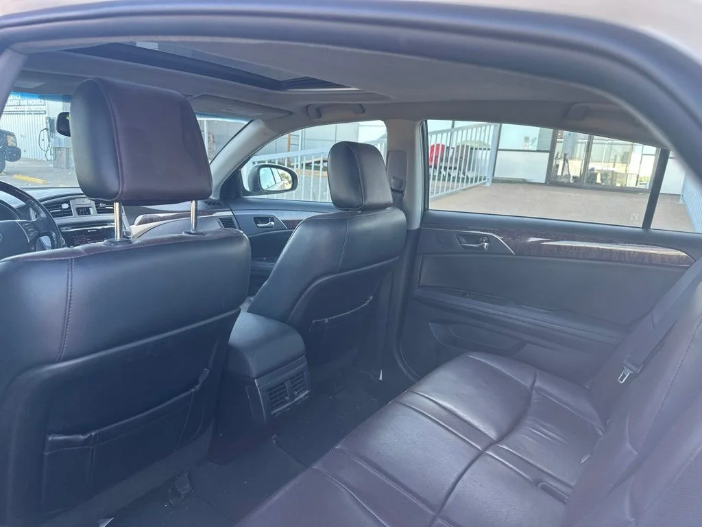 Used 2011 White Toyota Limited image 21