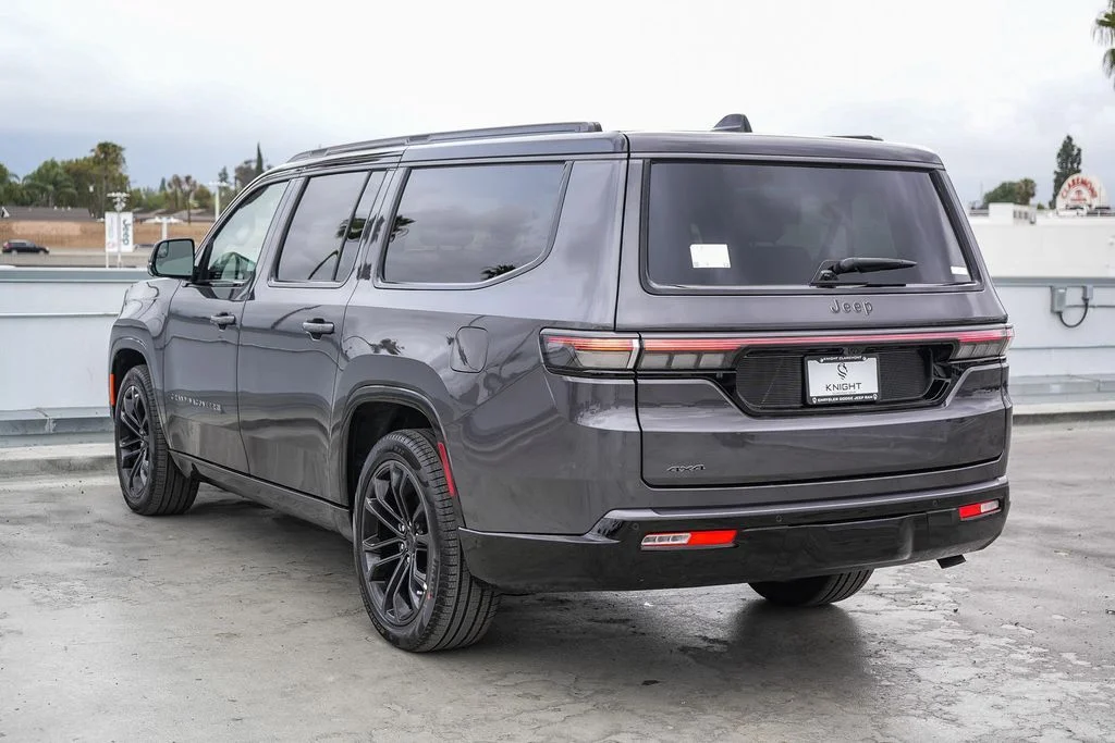 New 2026 Gray Jeep Summit Obsidian image 9