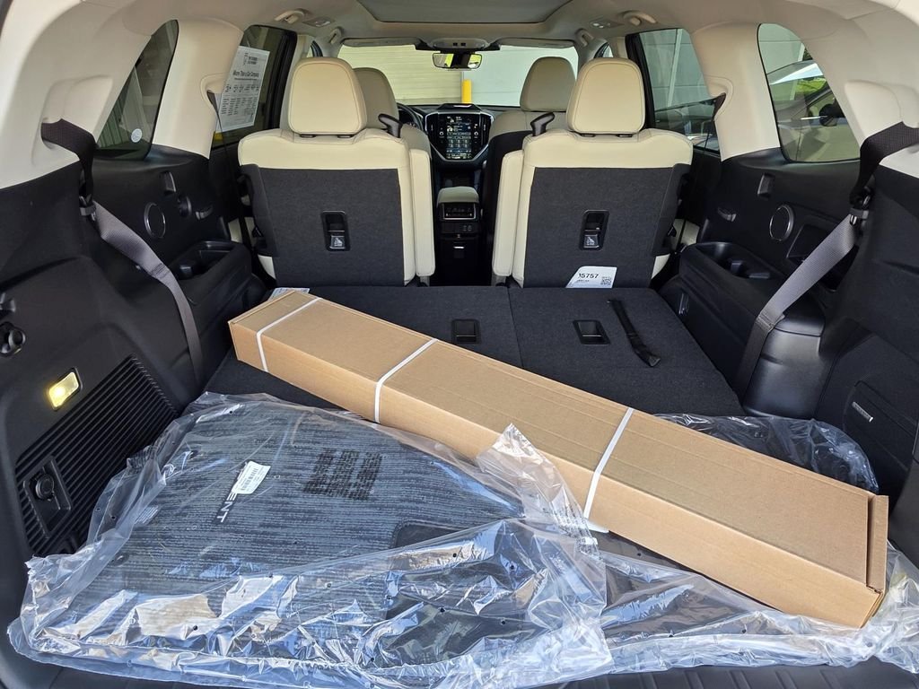 New 2026 CRYSTAL BLACK SILICA Subaru Limited 7-Passenger image 15