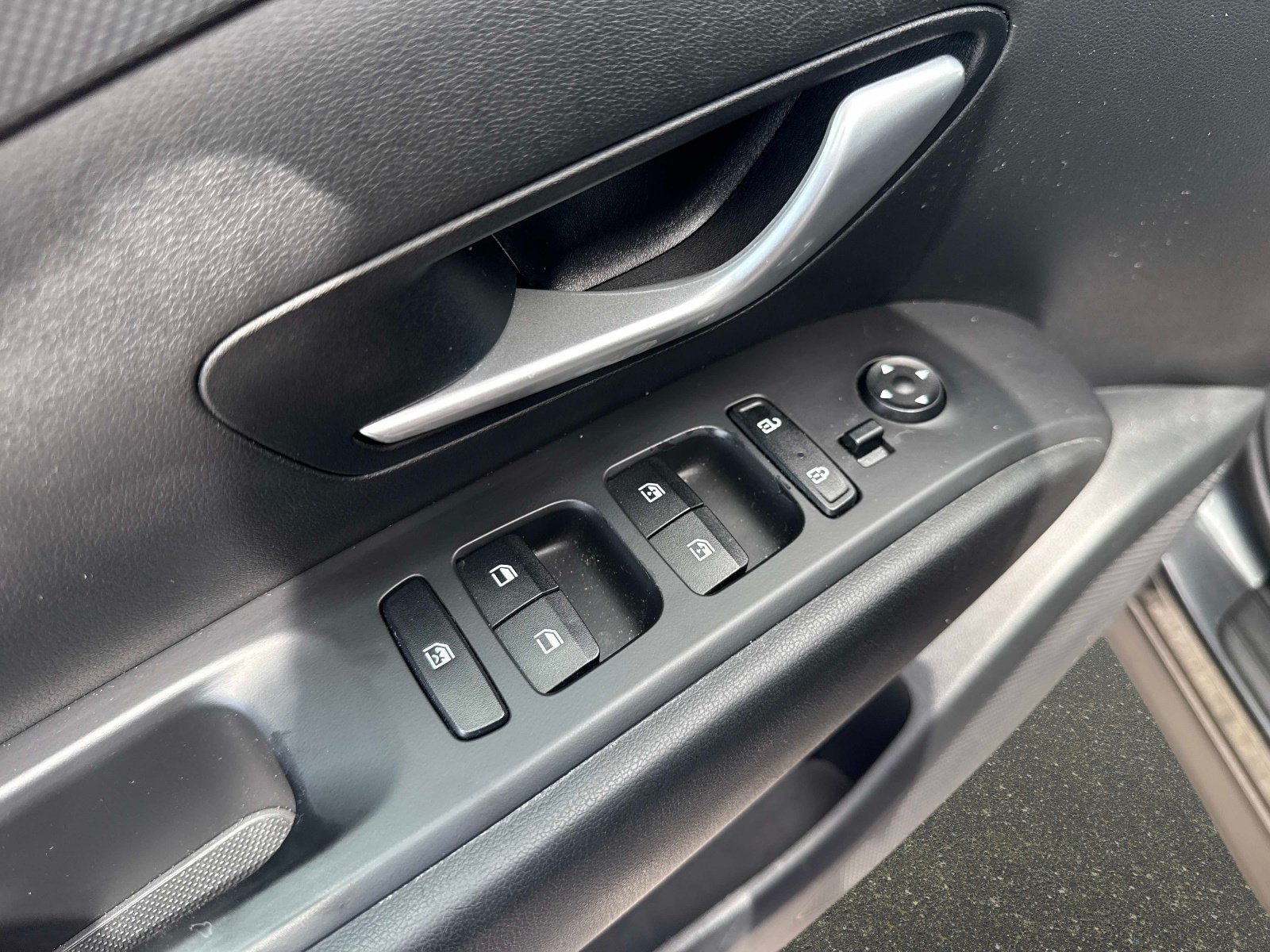 Used 2022 Portofino Gray Hyundai SEL image 17
