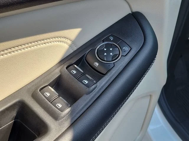 2020 Ford Edge Titanium - Photo 24