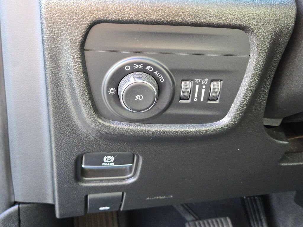 Used 2023 Black Jeep Limited image 25