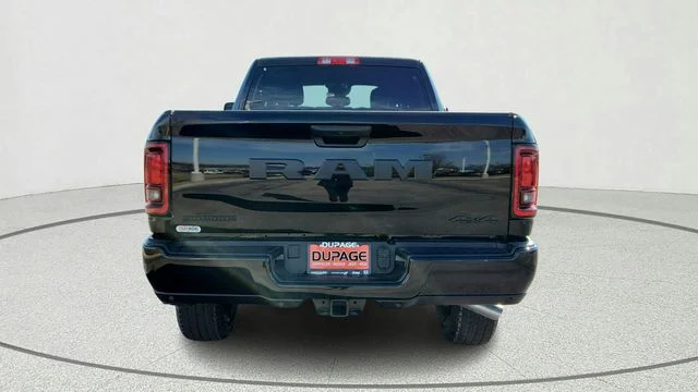 New 2026 Diamond Black Crystal Pearl-Coat Exterior Paint RAM Big Horn image 5