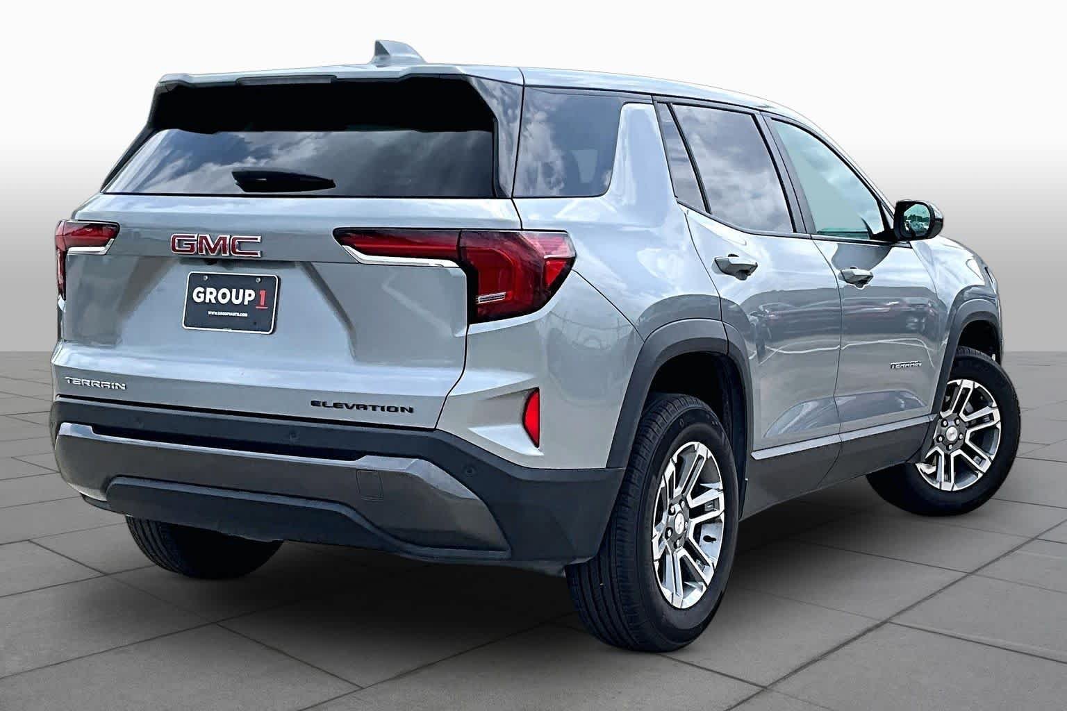 Used 2025 Sterling Metallic GMC FWD Elevation image 12