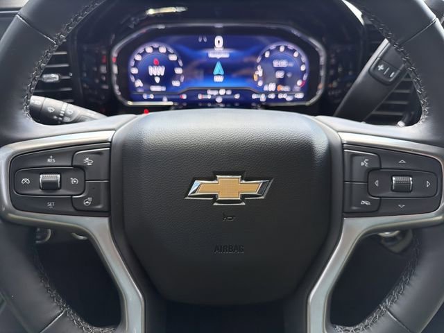 Used 2025 Summit White Chevrolet LT image 31