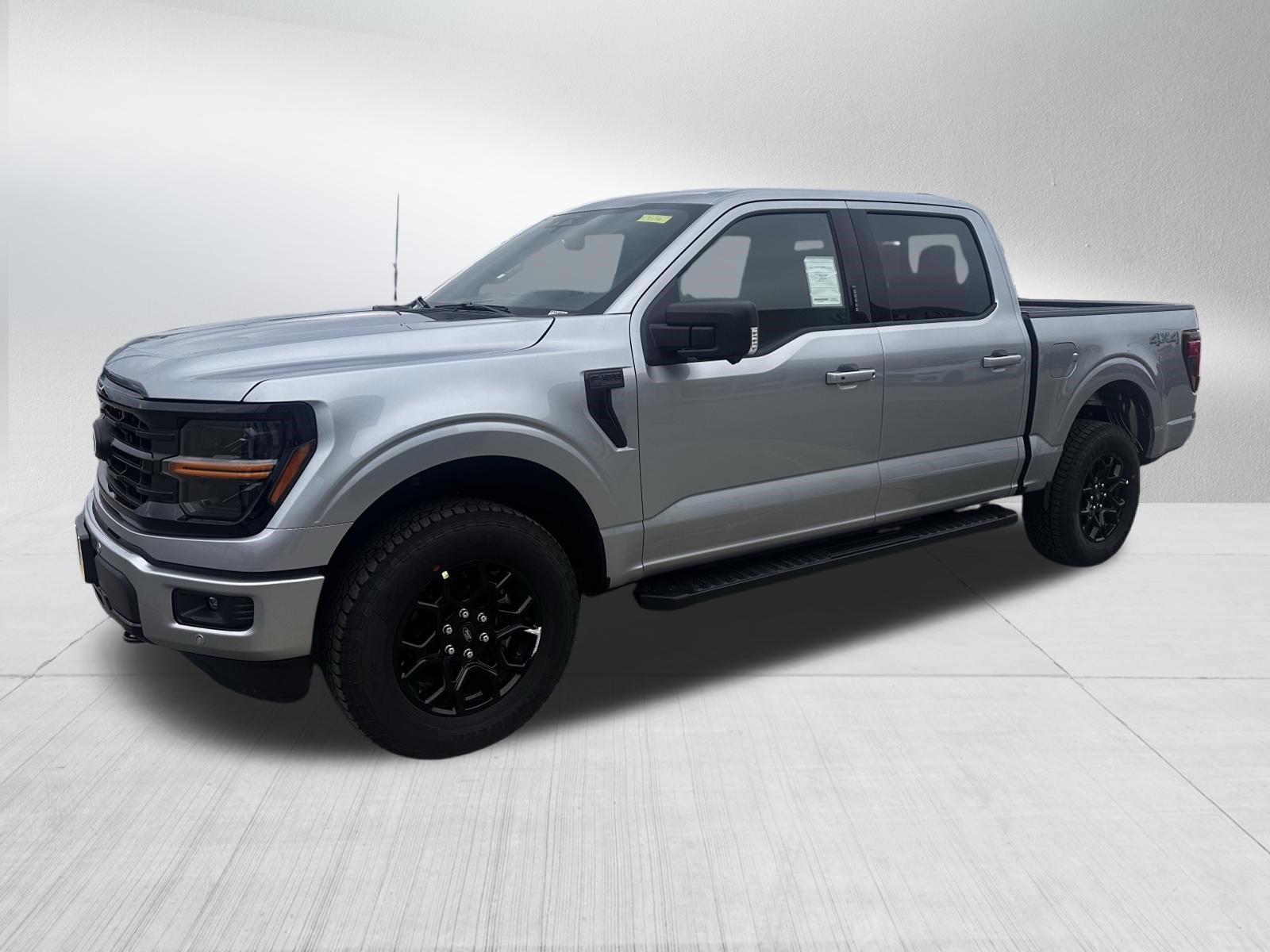 New 2026 Iconic Silver Metallic Ford XLT image 2