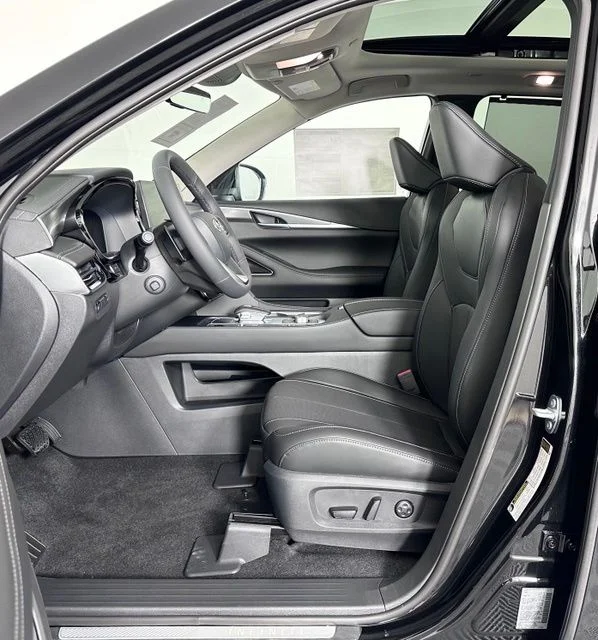 Certified Used 2026 Mineral Black INFINITI LUXE image 14