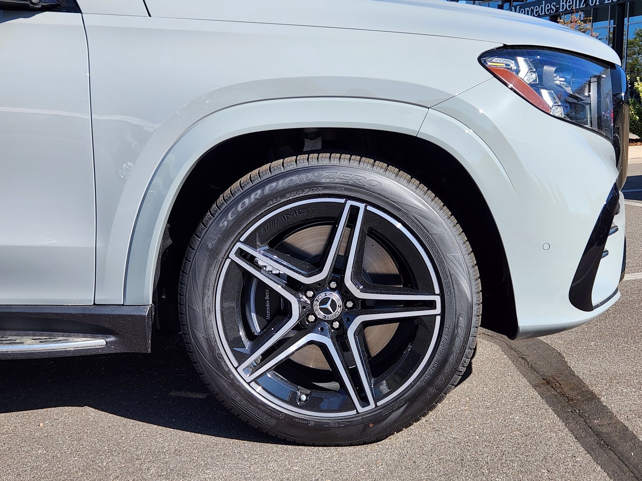 New 2027 MANUFAKTUR Alpine Grey Mercedes-Benz GLS 450 4MATIC® image 6