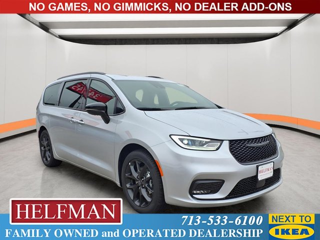 New 2026 Chrysler Pacifica Select