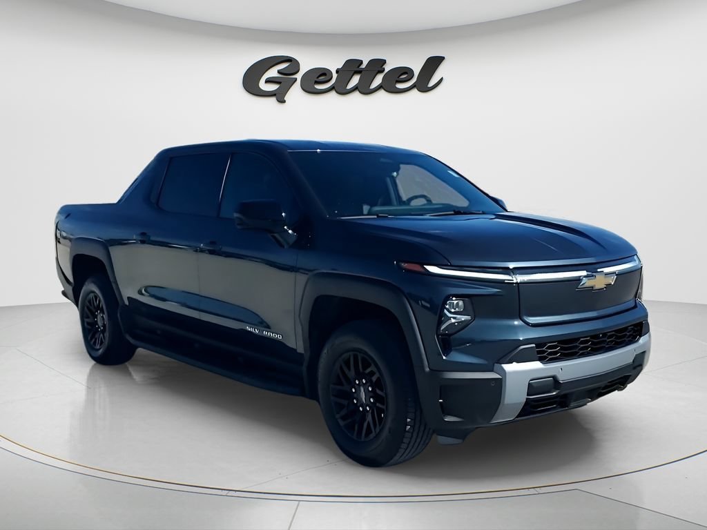 Used 2026 Blue Smoke Metallic Chevrolet LT - Standard Range image 3