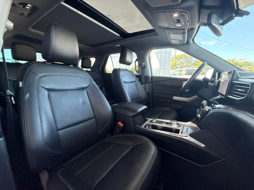 Used 2022 Gray Metallic Ford Limited image 27