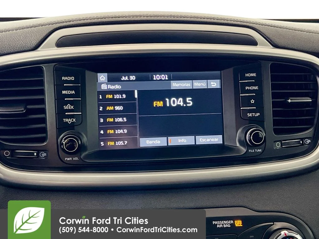 Used 2019 Titanium Silver Kia L image 21