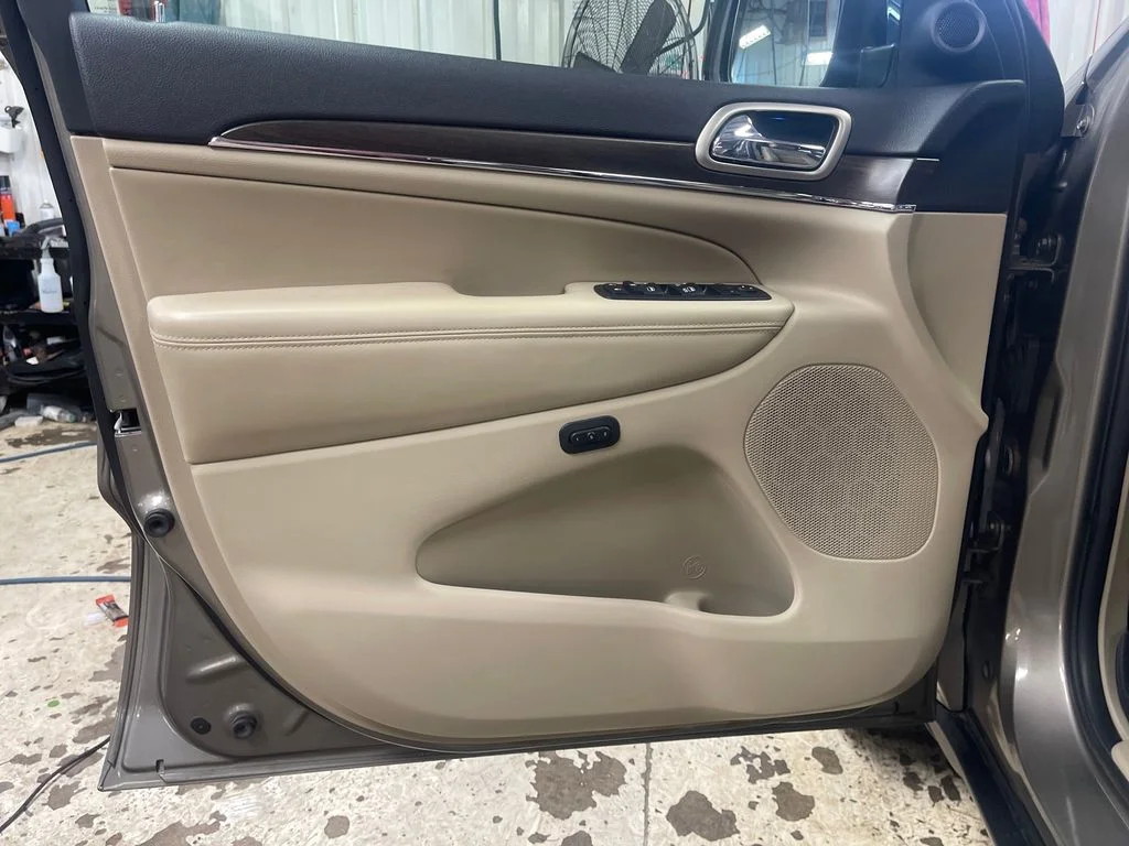 Used 2016 Beige Jeep Limited image 15