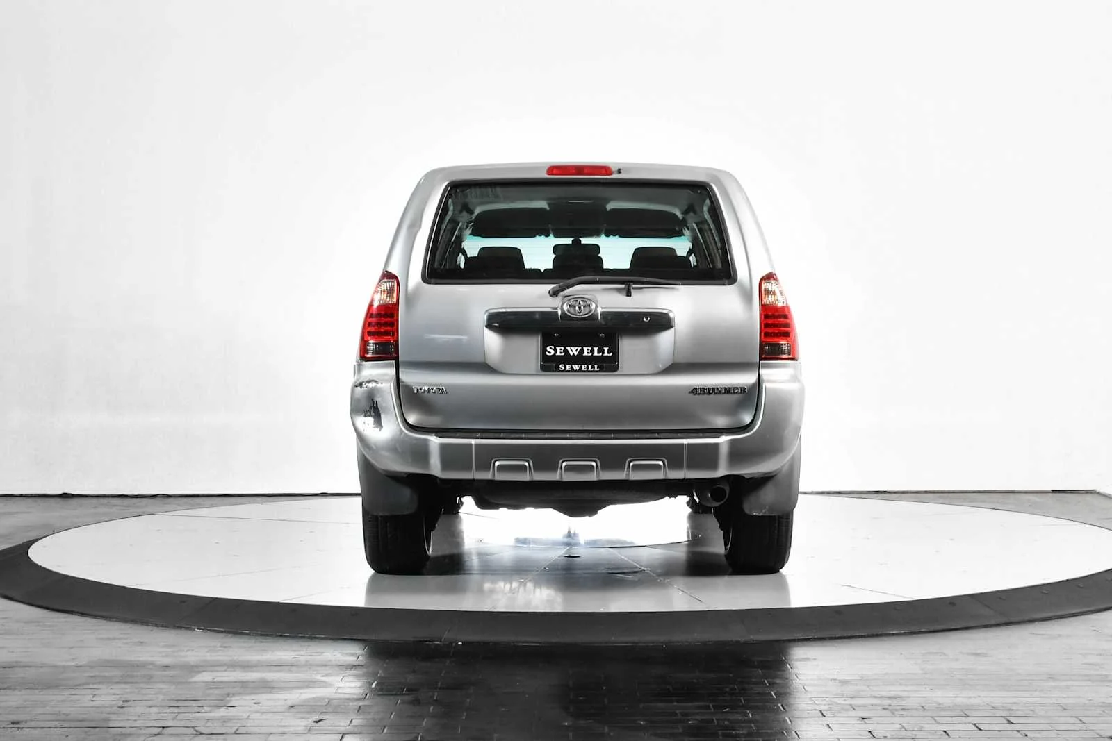 Used 2008 Titanium Metallic Toyota SR5 image 5