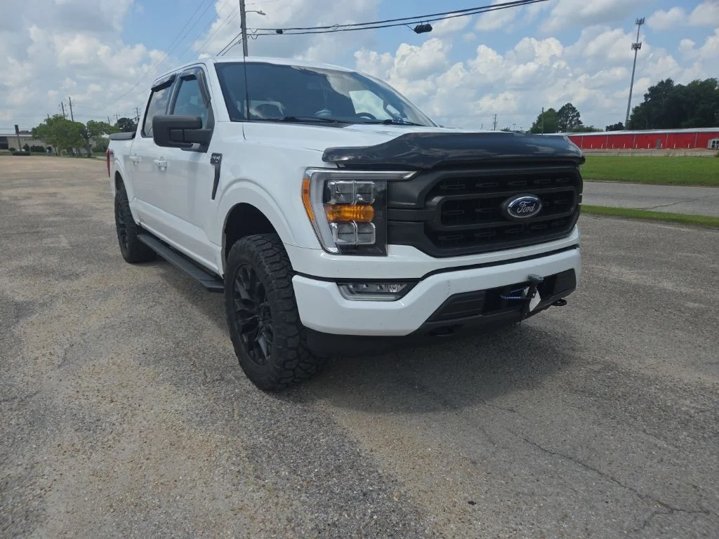 Used 2023 Oxford White Ford XLT image 2