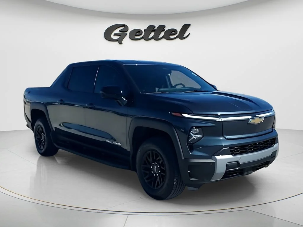 Used 2026 Blue Smoke Metallic Chevrolet LT - Standard Range image 3