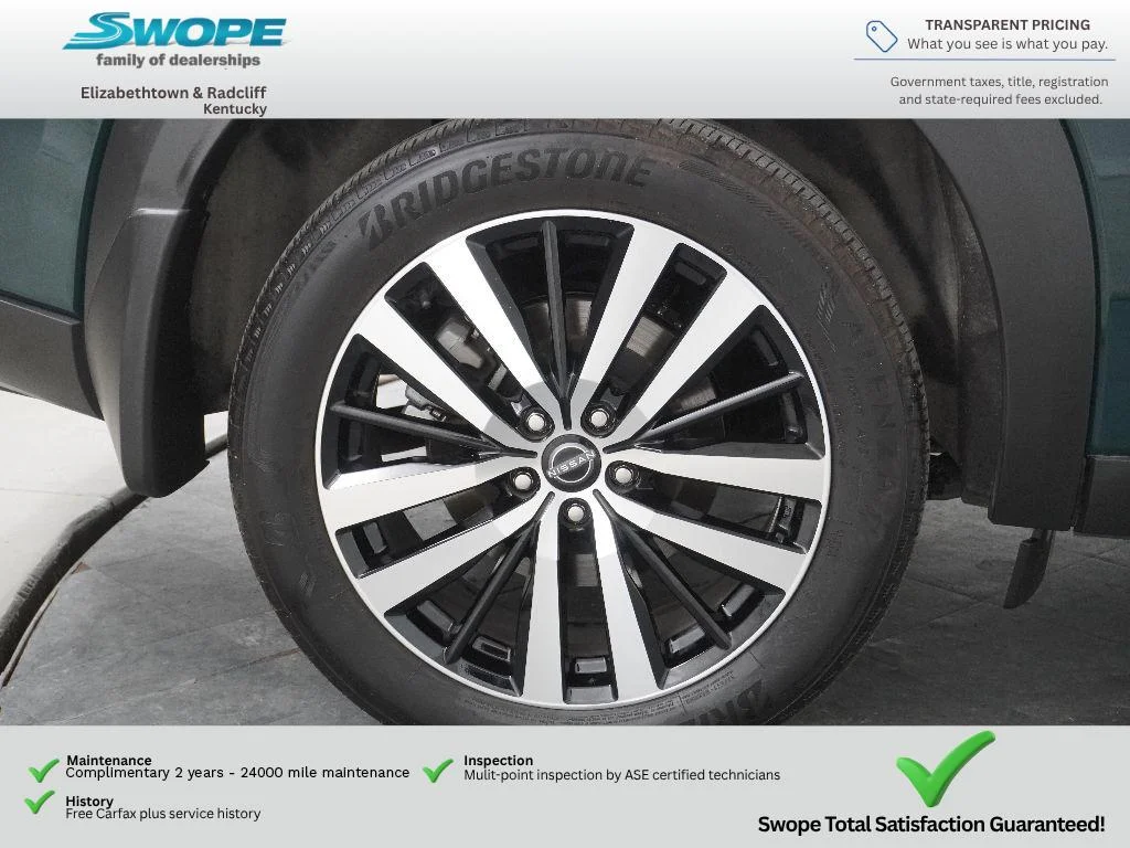 Used 2025 Obsidian Green Pearl Nissan Platinum image 31