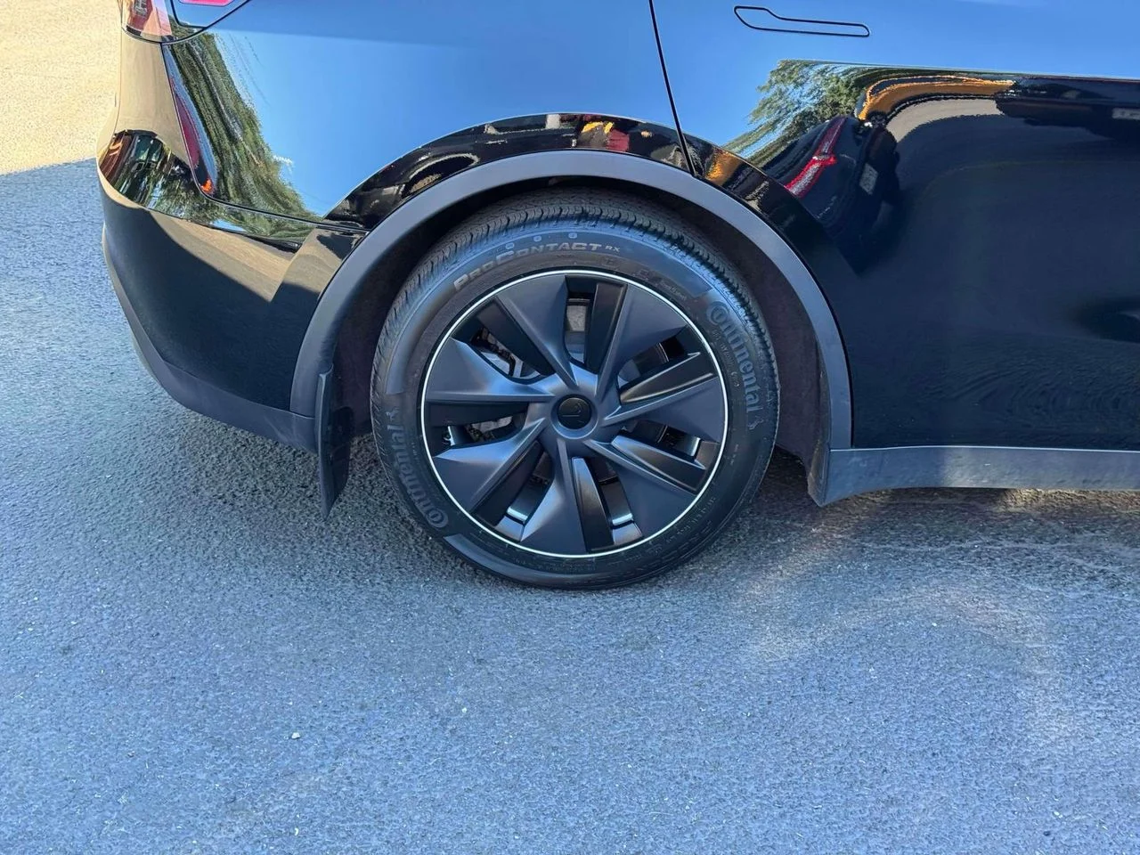 Used 2023 Solid Black Tesla Long Range Dual Motor All-Wheel Drive image 10