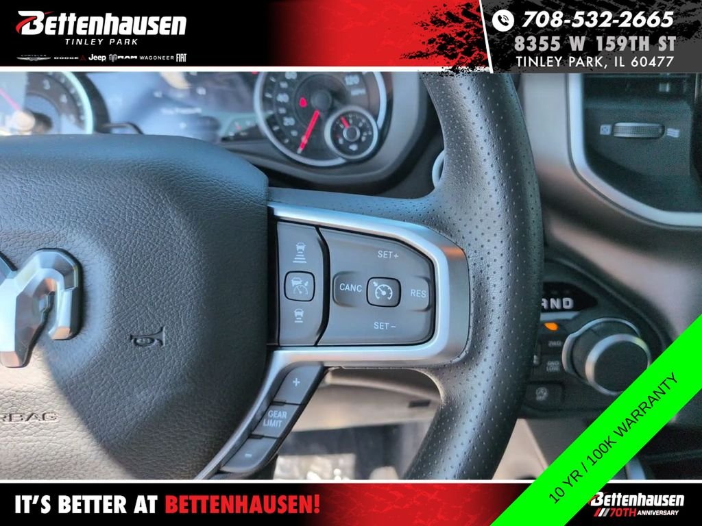 New 2026 Molten Red Pearl-Coat Exterior Paint RAM Tradesman image 21