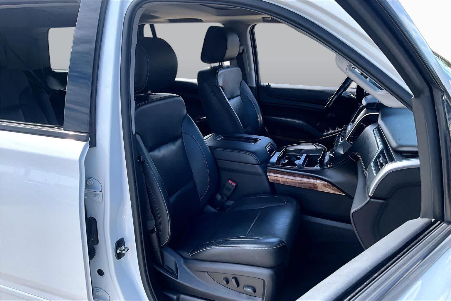 Used 2018 Summit White Chevrolet Premier image 9