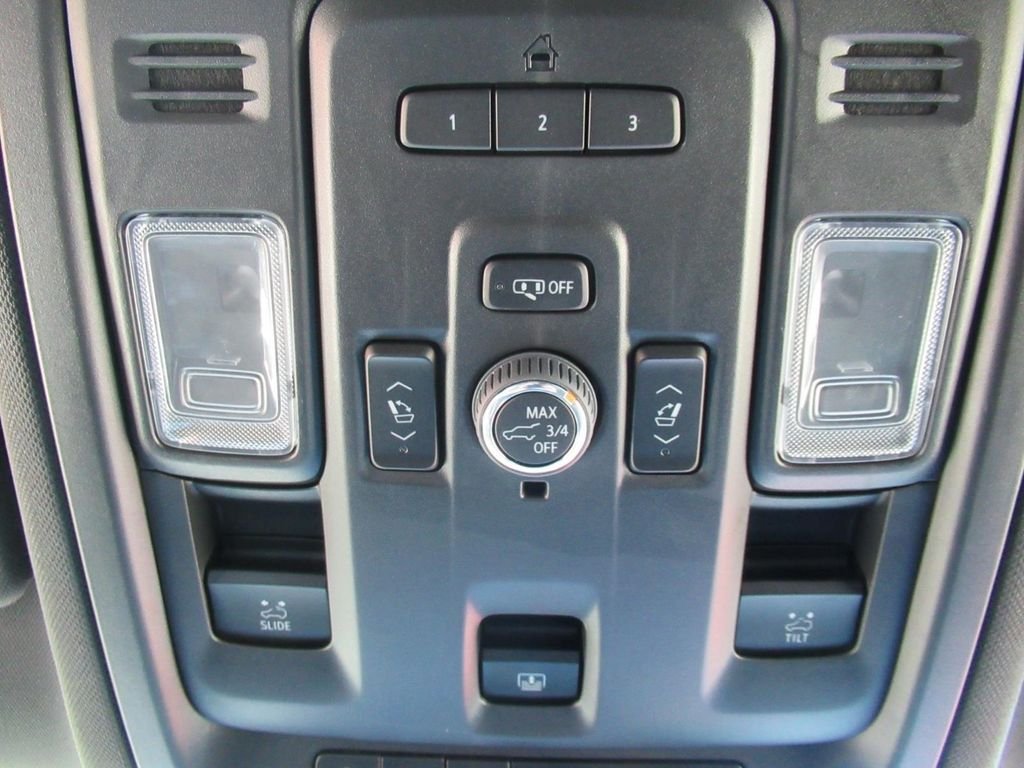 Used 2024 Gray Chevrolet Z71 image 31