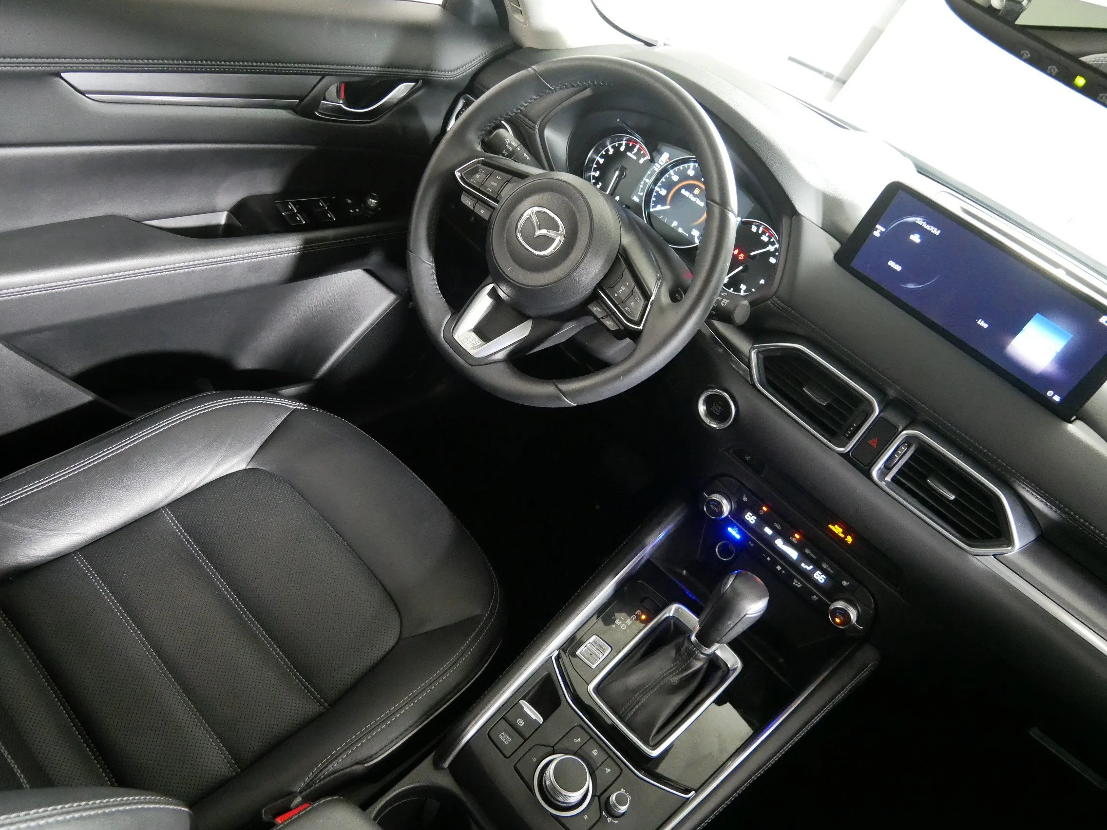 Used 2024 Platinum Quartz Metallic Mazda 2.5 S Premium Plus Package image 9