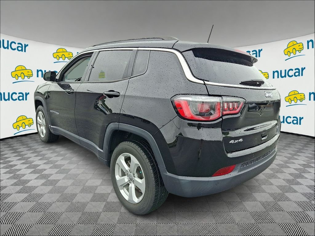 Used 2019 Black Jeep Latitude image 5