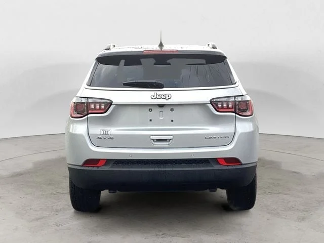 New 2026 Silver Zynith Metallic Clearcoat Jeep LIMITED 4X4 image 5