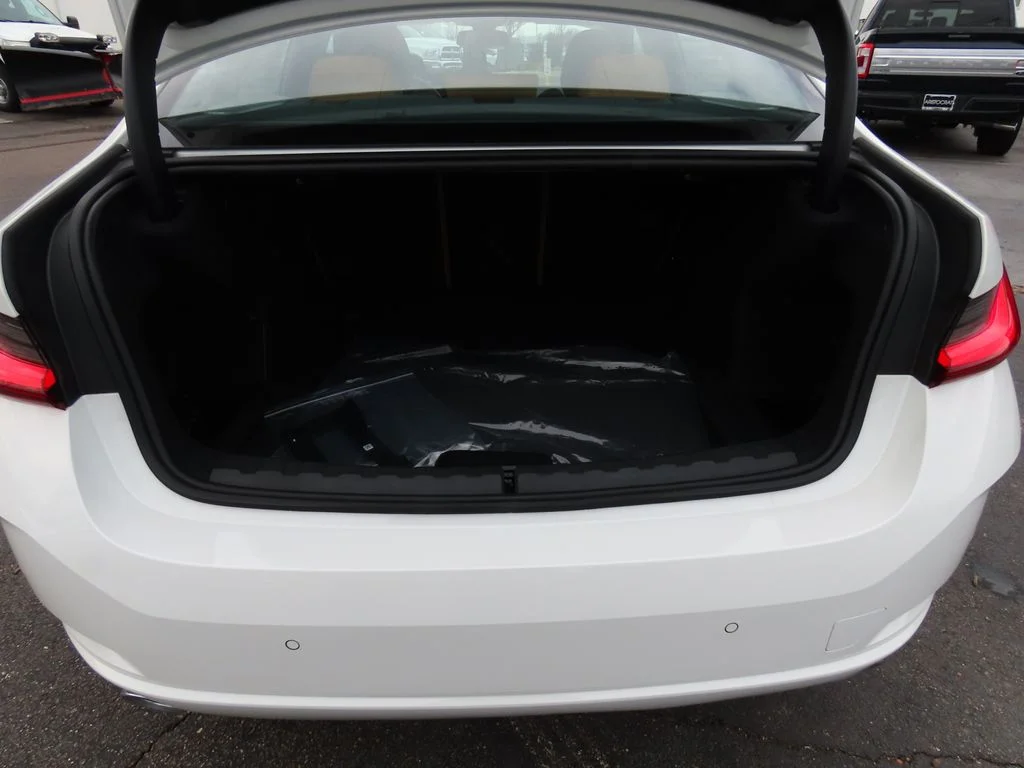 New 2026 White BMW 330i xDrive image 21
