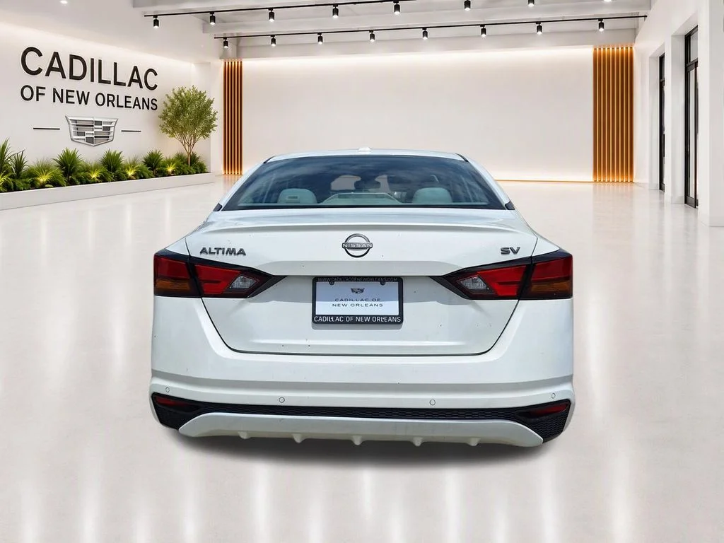 Used 2024 White Nissan 2.5 SV image 4