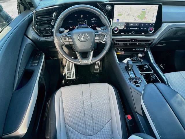 Used 2025  Lexus 350 F SPORT Handling image 24