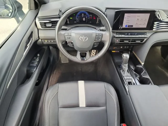 2025 Toyota Camry LE - Photo 17