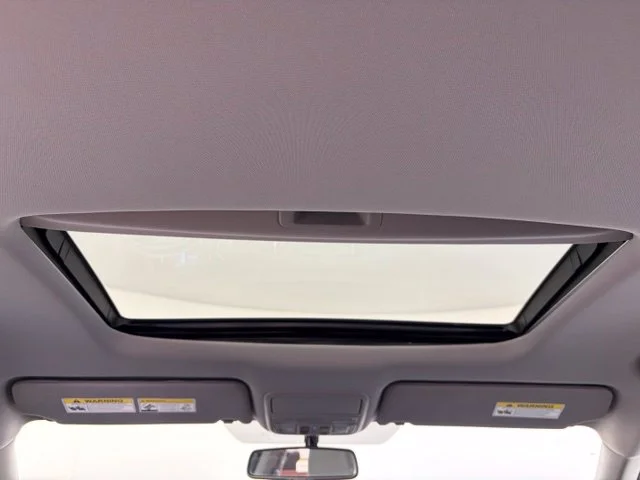 Used 2018 Silver Honda EX-L image 14