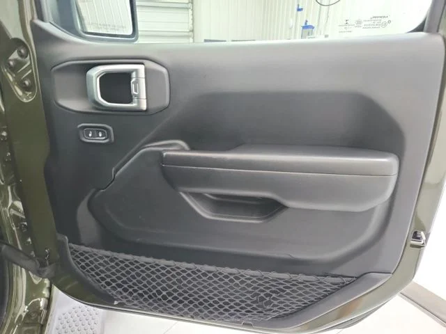 Used 2020 Green Jeep Unlimited Sport S image 34