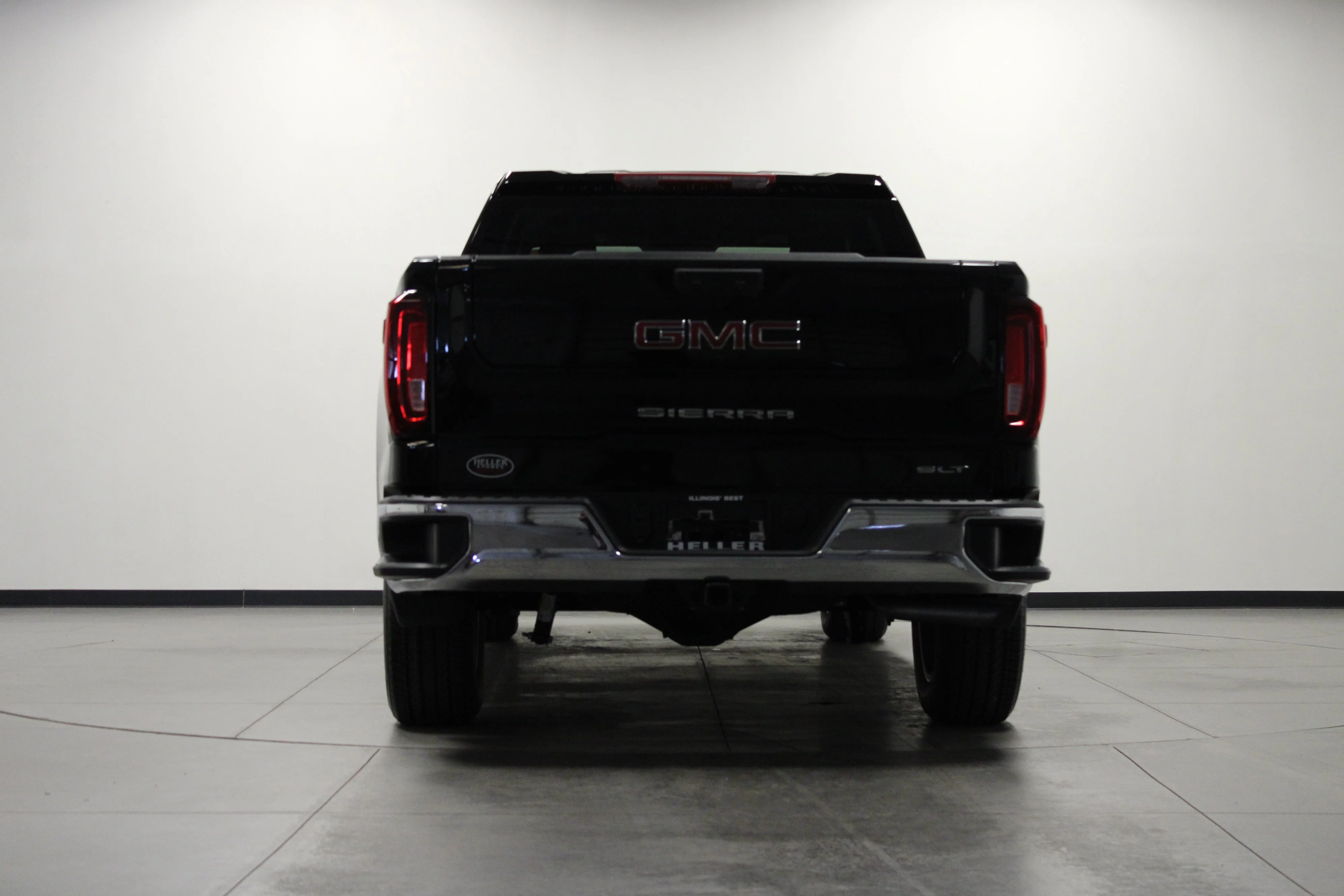 New 2026 Onyx Black GMC SLT image 5