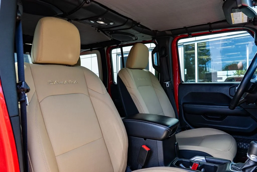 Used 2018 Red Jeep Unlimited Sahara image 28