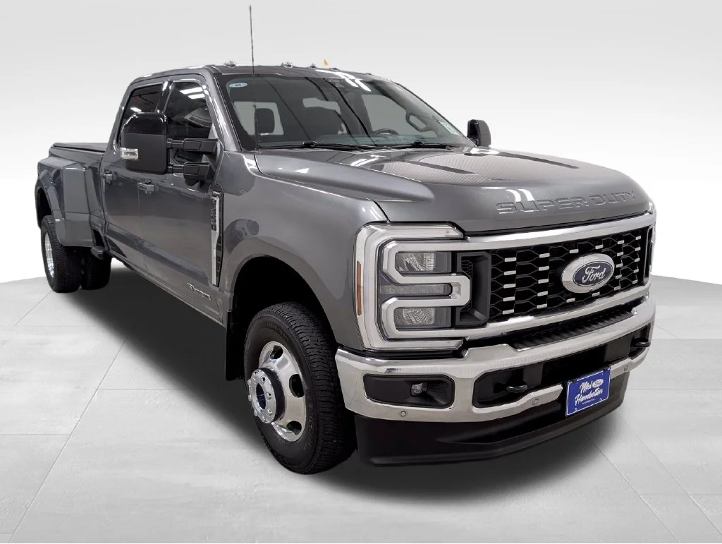 Certified Used 2025 Carbonized Gray Metallic Ford Lariat image 26