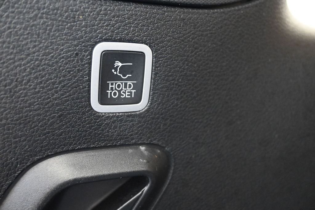 Used 2023 Black Jeep Series III image 25