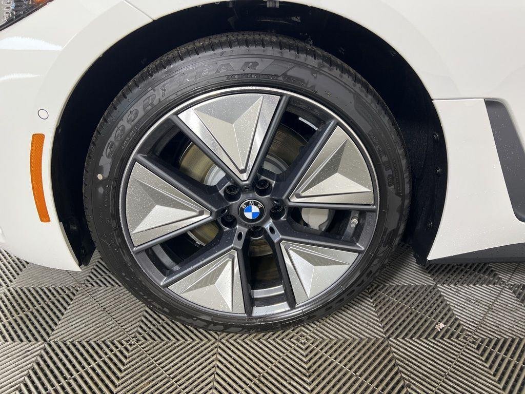 2026 BMW i4 40 - Photo 6