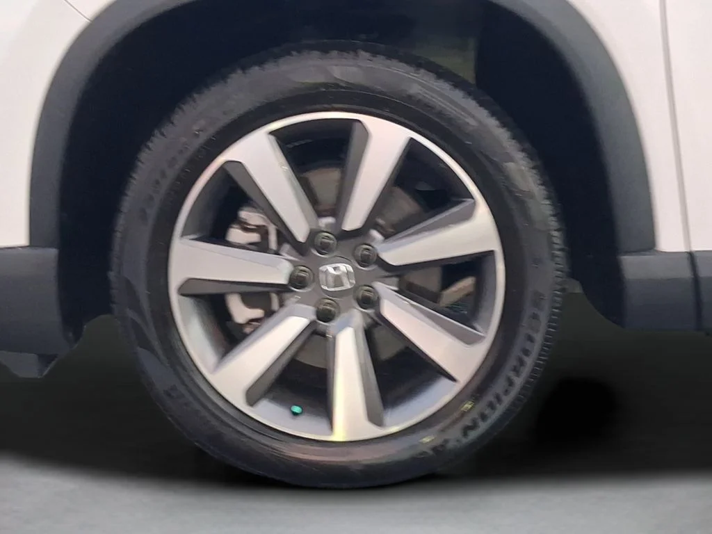 Used 2025 White Honda Touring image 10