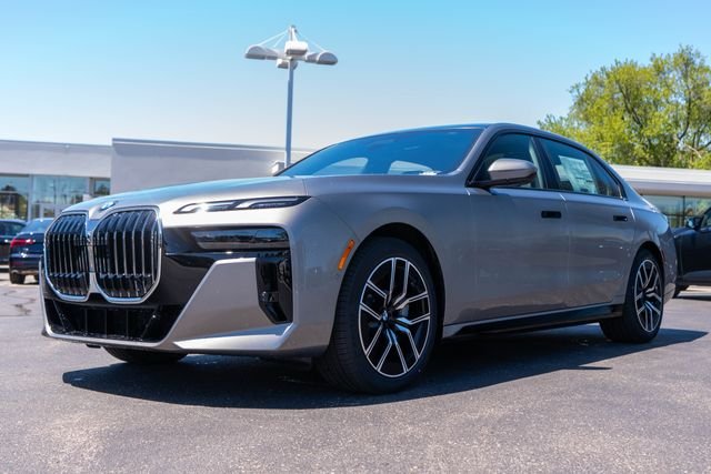 2026 BMW 7 Series 760i xDrive Sedan's photo